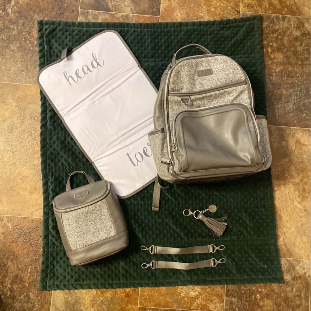 Itzy Ritzy Boss Bag Plus Diaper Bag In Greyson With Bottle Bag